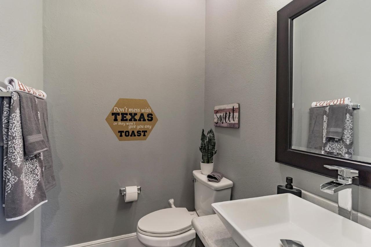 Modern, Houston Inspired House With Best Views Of Downtown! - Less Than 1 Mile To Eado Midtown Bars Home Exterior foto